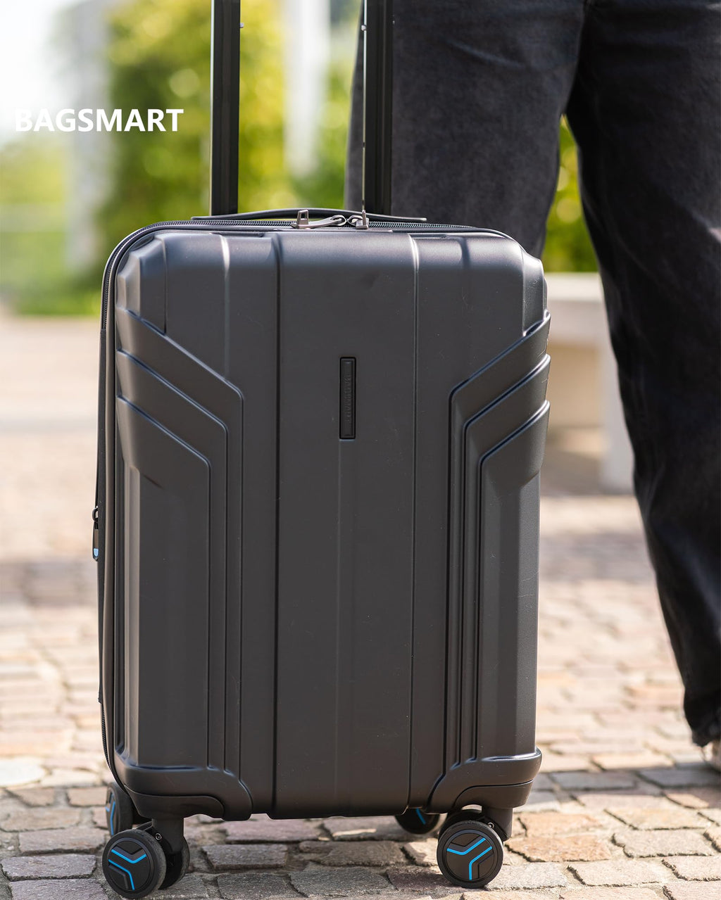 Expandable Carry On Luggage 22x14x9 Black H9970