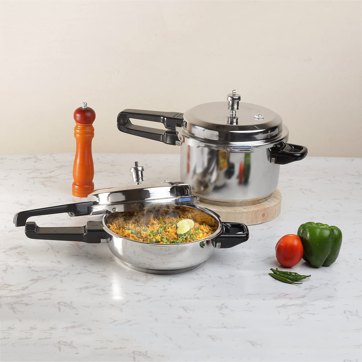 Stainless Steel Pressure Cooker, Outer Lid, 2 Litre S6881